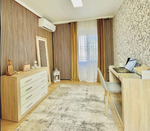 Image No.11-3 Bed House for sale