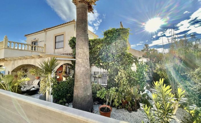 Image No.15-3 Bed House for sale