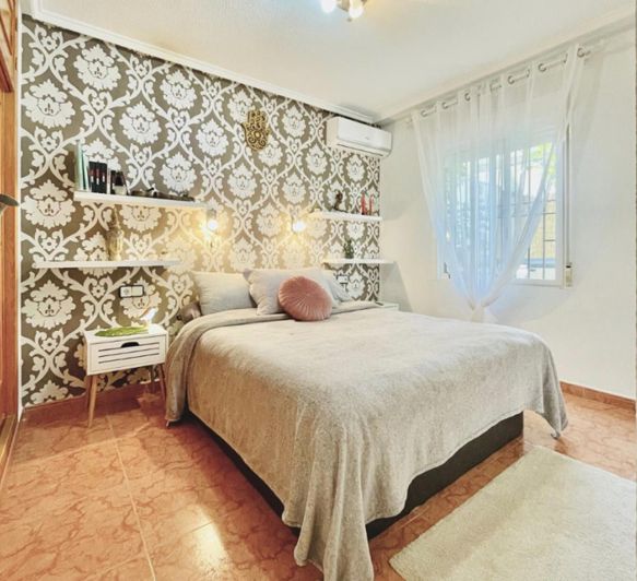 Image No.7-3 Bed House for sale