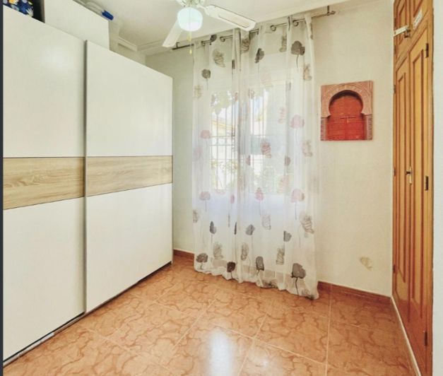 Image No.8-3 Bed House for sale