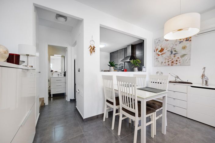 Image No.12-3 Bed House for sale