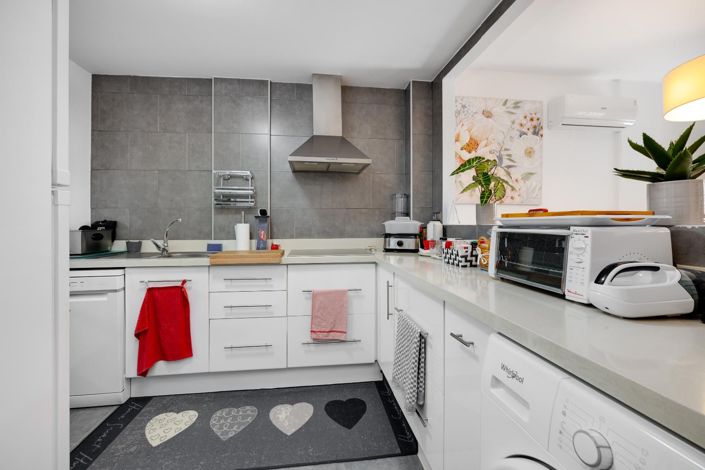 Image No.13-3 Bed House for sale