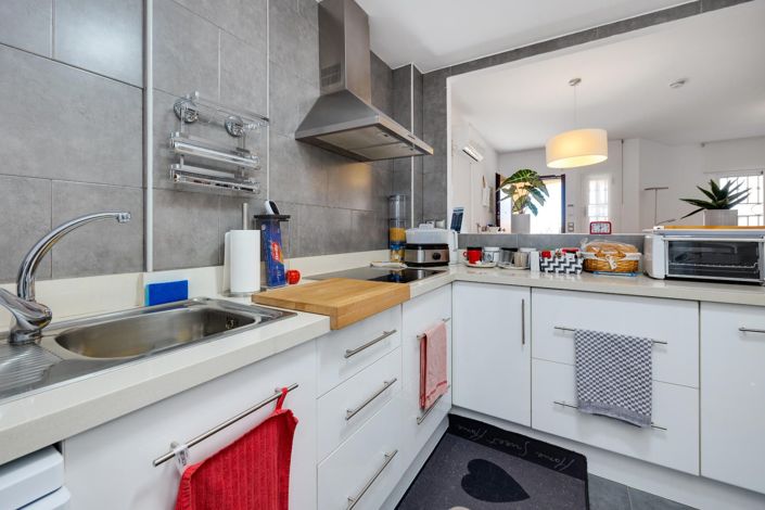 Image No.14-3 Bed House for sale