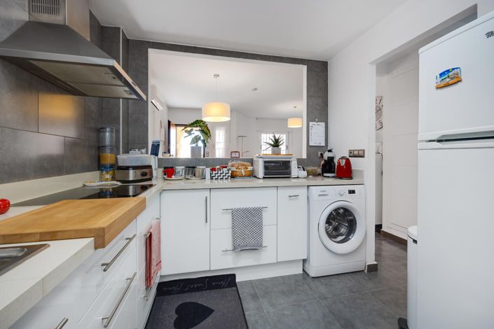 Image No.15-3 Bed House for sale