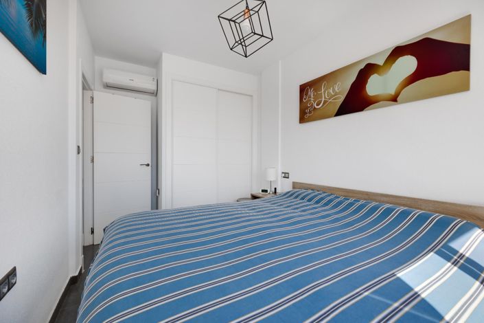 Image No.19-3 Bed House for sale