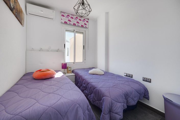 Image No.23-3 Bed House for sale