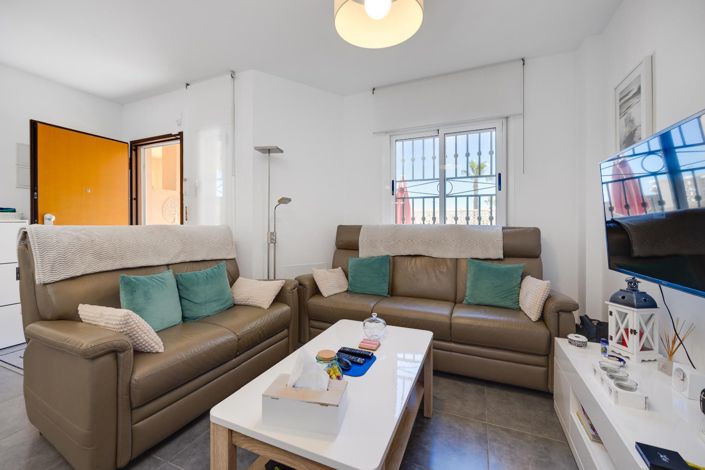 Image No.8-3 Bed House for sale