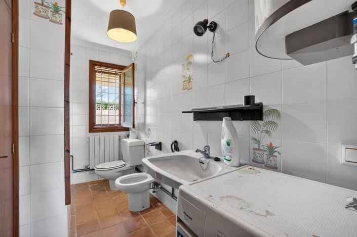 Image No.20-5 Bed Villa for sale