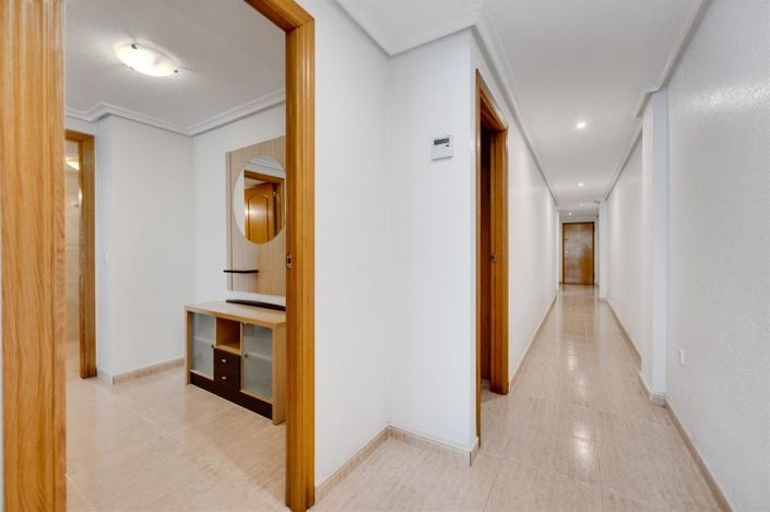 Image No.24-3 Bed Apartment for sale