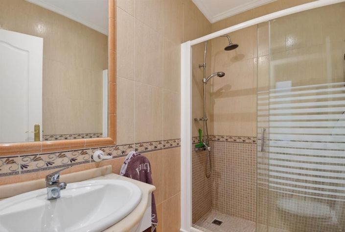 Image No.10-3 Bed House for sale