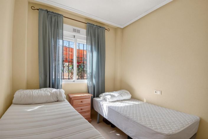 Image No.12-3 Bed House for sale