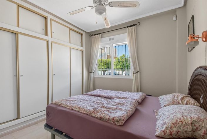 Image No.13-3 Bed House for sale