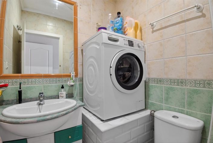 Image No.15-3 Bed House for sale