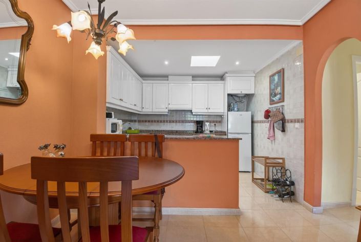 Image No.6-3 Bed House for sale