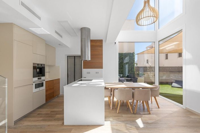 Image No.10-3 Bed Villa for sale