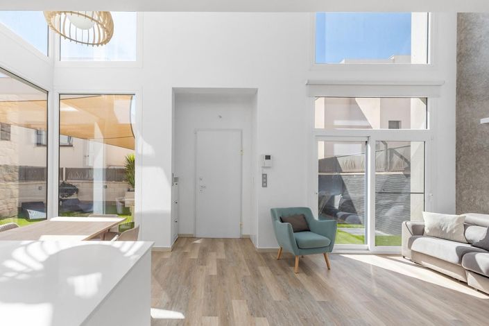 Image No.2-3 Bed Villa for sale