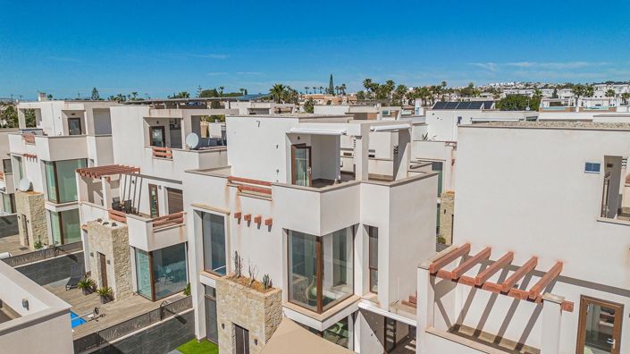 Image No.37-3 Bed Villa for sale