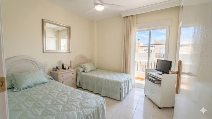 Image No.9-3 Bed House for sale