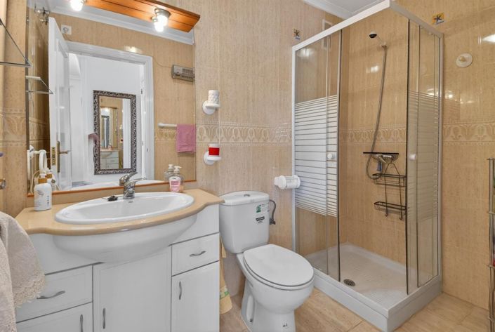 Image No.13-3 Bed House for sale