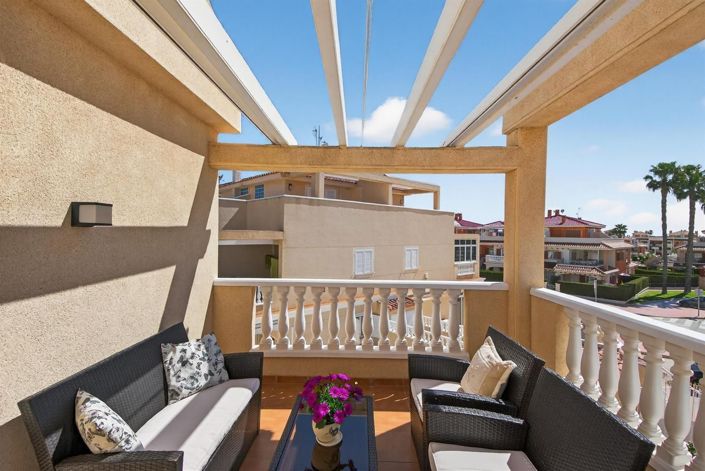 Image No.3-3 Bed House for sale