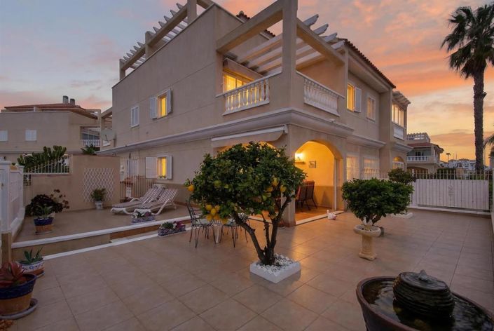 Image No.6-3 Bed House for sale