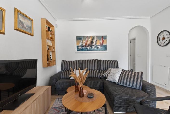 Image No.10-2 Bed House for sale