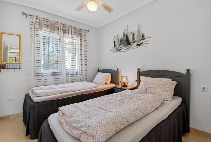 Image No.16-2 Bed House for sale