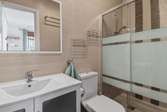 Image No.18-2 Bed House for sale