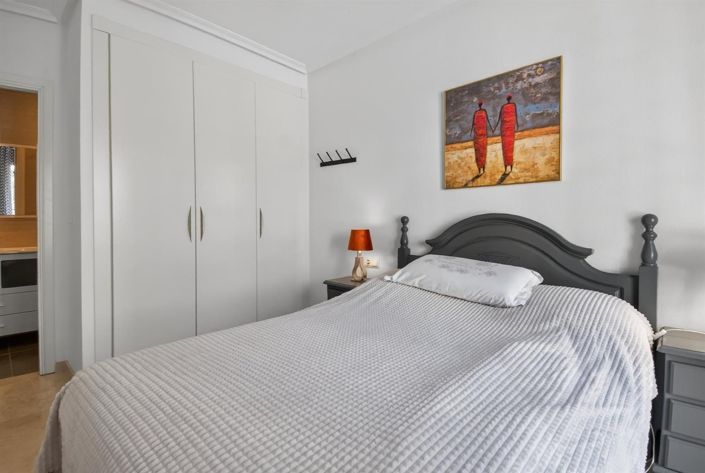 Image No.19-2 Bed House for sale