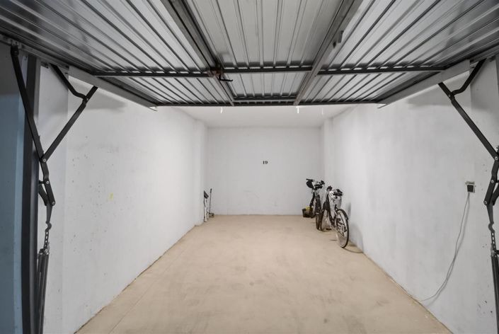 Image No.33-2 Bed House for sale