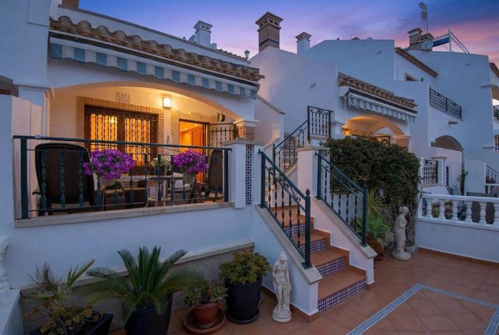 Image No.6-2 Bed House for sale