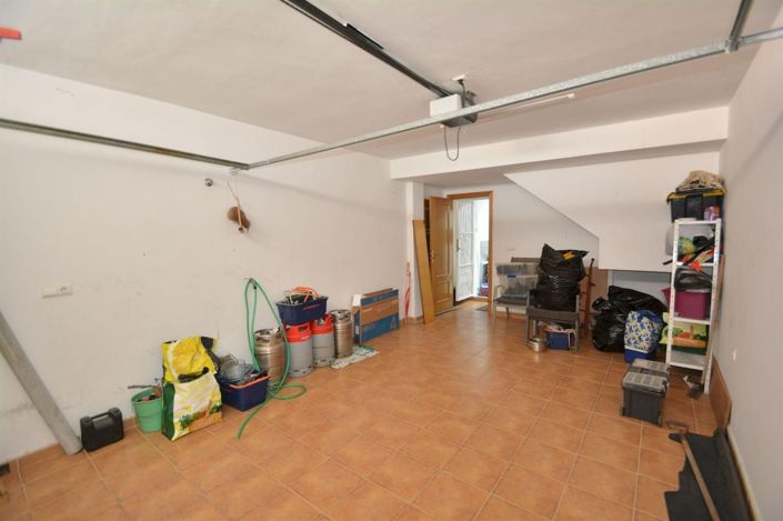 Image No.20-2 Bed House for sale