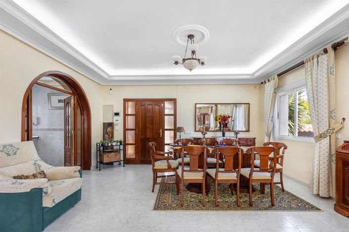 Image No.38-5 Bed Villa for sale