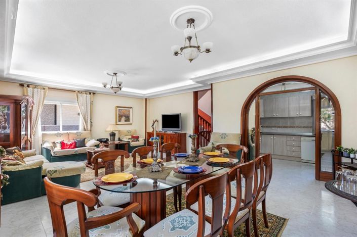 Image No.5-5 Bed Villa for sale