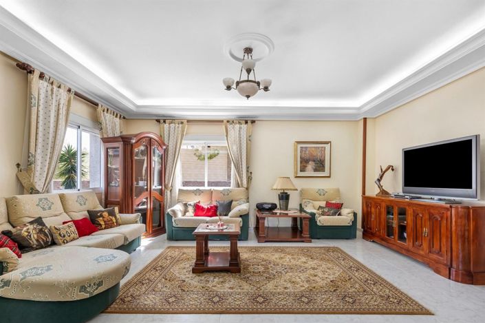 Image No.6-5 Bed Villa for sale