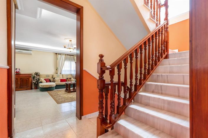 Image No.9-5 Bed Villa for sale