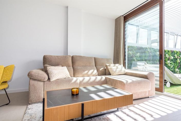 Image No.14-3 Bed House for sale