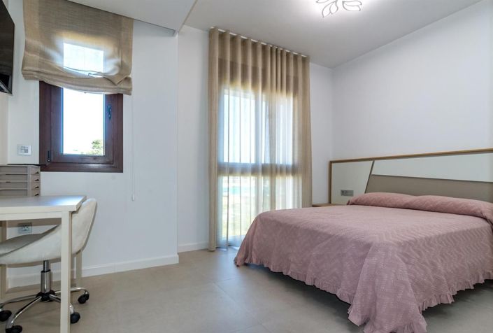 Image No.33-3 Bed House for sale