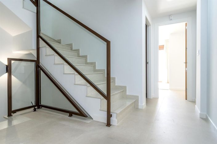 Image No.36-3 Bed House for sale