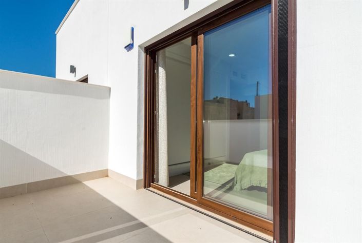 Image No.39-3 Bed House for sale