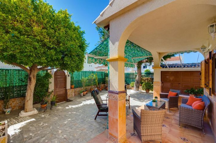 Image No.2-Villa de 4 chambres à vendre à Torrevieja