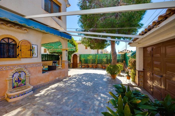 Image No.8-Villa de 4 chambres à vendre à Torrevieja