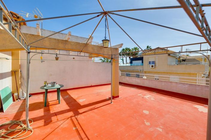 Image No.12-2 Bed House for sale