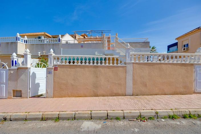 Image No.18-2 Bed House for sale