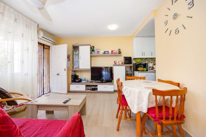 Image No.20-2 Bed House for sale