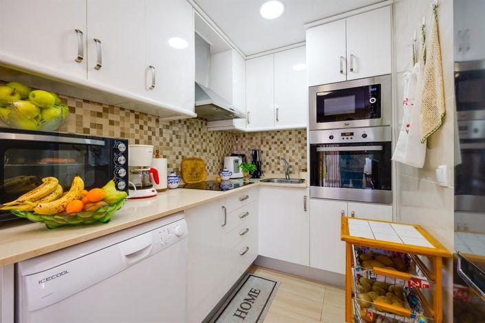 Image No.4-2 Bed House for sale