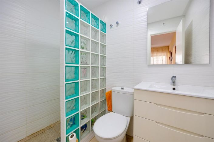 Image No.7-2 Bed House for sale