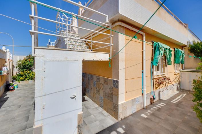 Image No.9-2 Bed House for sale