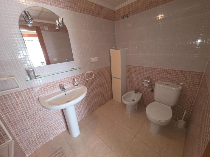 Image No.24-2 Bed Apartment for sale