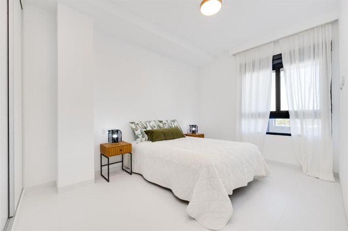 Image No.33-3 Bed Apartment for sale